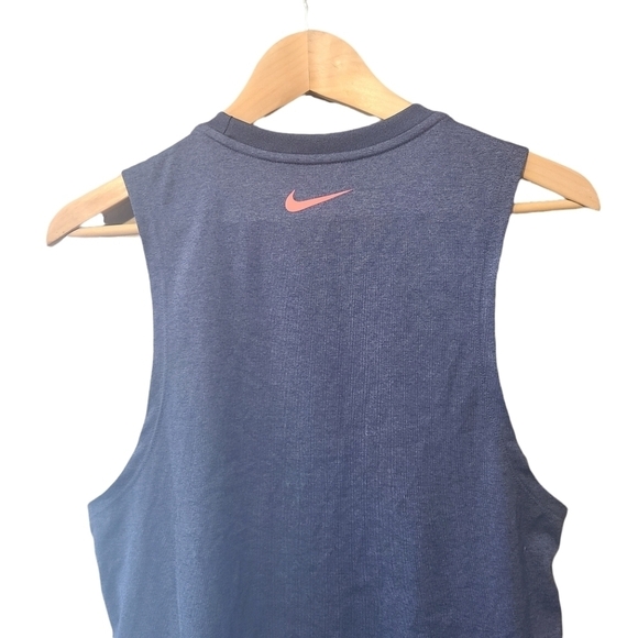 Nike Dri-Fit Bring on the burn gray pink tanktop sleeveless tshirt  muscle shirt - Picture 6 of 7